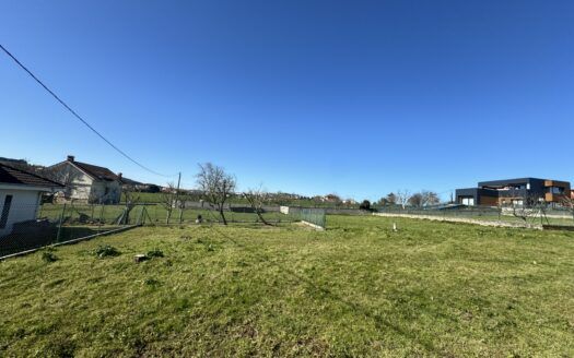 TERRENO EN BEZANA