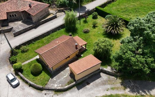 CASA EN BARCENA