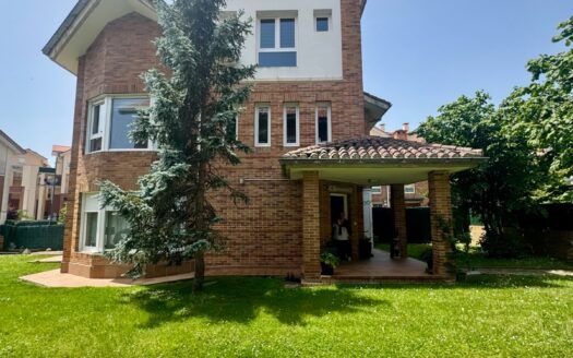 CHALET EN BEZANA